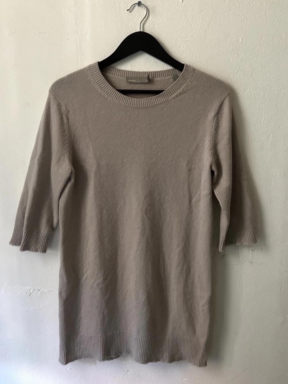 Vince 100% Cashmere 3/4 Sleeve Sweater Women S Beige Minimalist Luxury Knit Top